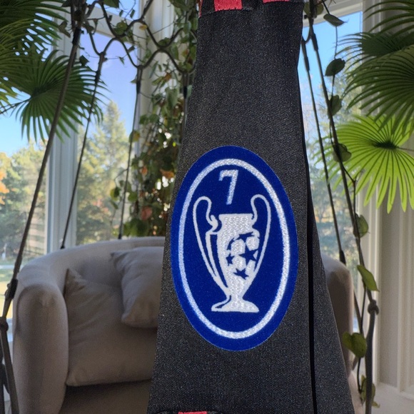 Inspired AC Milan 2009-2010 - Ronaldinho #80 Jersey Retro Football - Picture 3 of 5